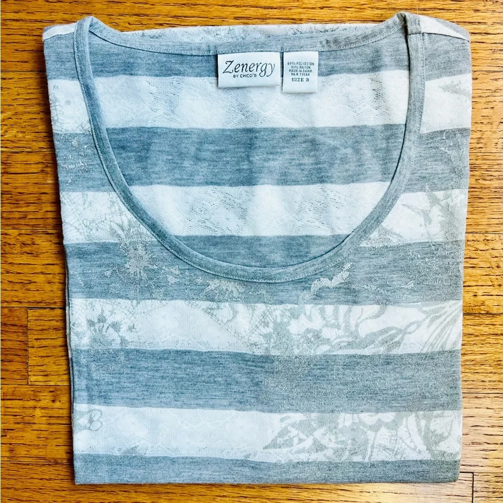 CHICOS ZENERGY GRAY WHITE STRIPE TOP - Picture 6 of 8